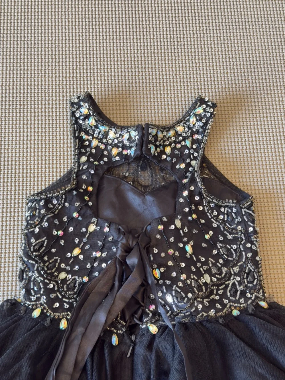 CINDERELLA COUTURE halter illusion neck sleeveless sparkling formal party size 4